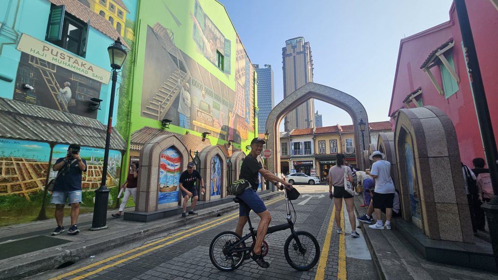 Singapore Night Bike Tour